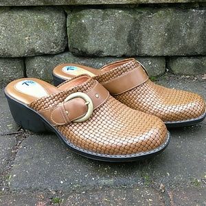 Clarks Artisan Woven Leather Brown Mules 7.5
